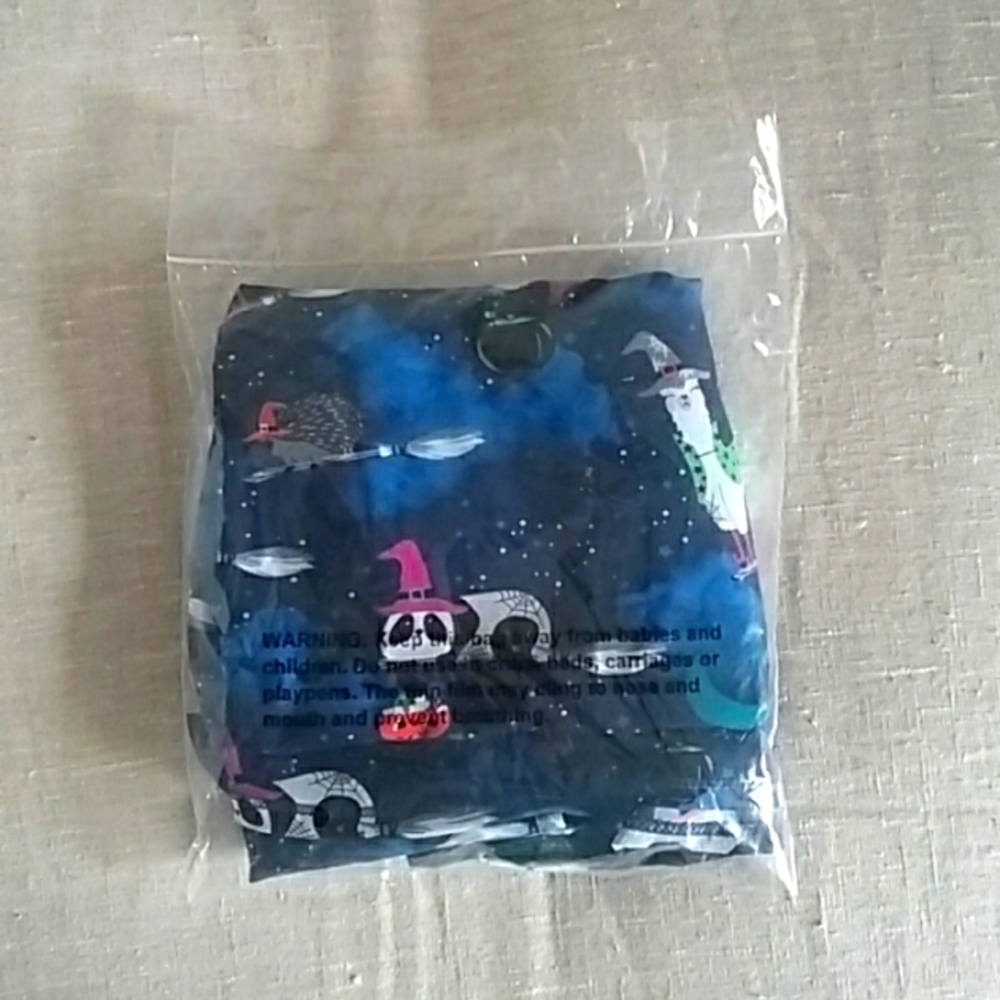 HALLOWEEN SCRUB STAR TOP
